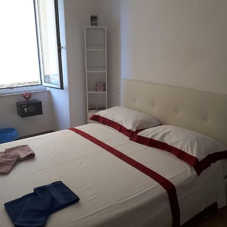 Casa Vacanze P&G. Colline, Mare, Relax 斯培西亚 外观 照片