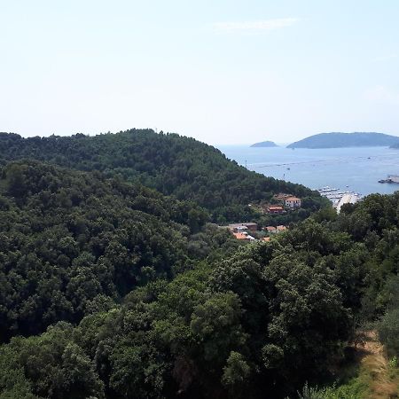 Casa Vacanze P&G. Colline, Mare, Relax 斯培西亚 外观 照片