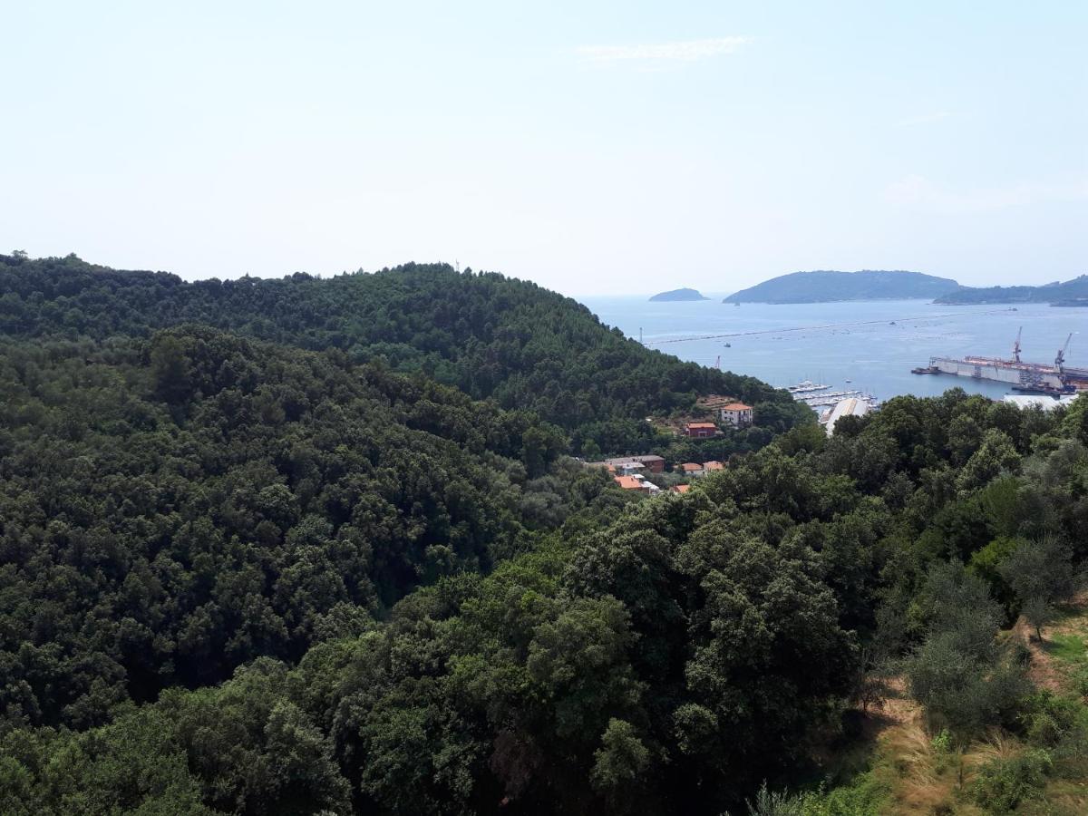 Casa Vacanze P&G. Colline, Mare, Relax 斯培西亚 外观 照片