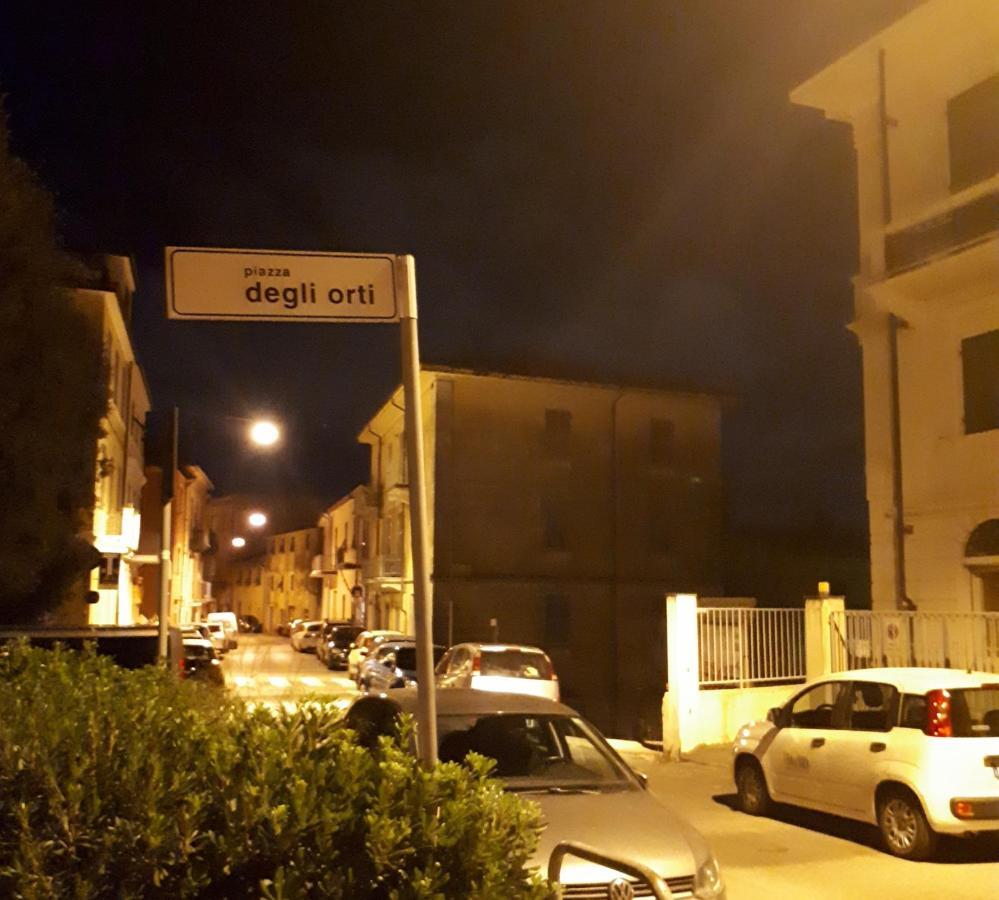 Casa Vacanze P&G. Colline, Mare, Relax 斯培西亚 外观 照片